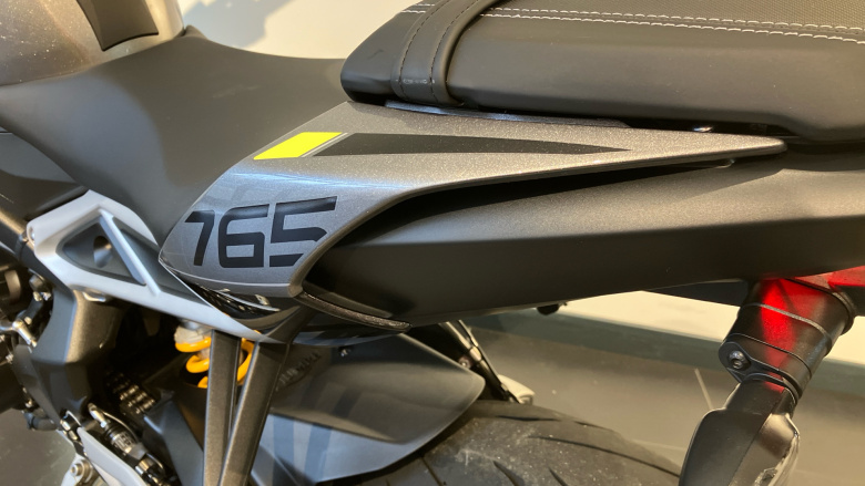 Triumph Street Triple R (23MY)